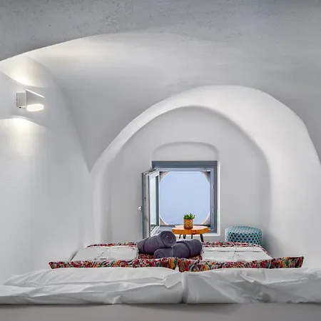 Sunup Lux Oia (Santorini)